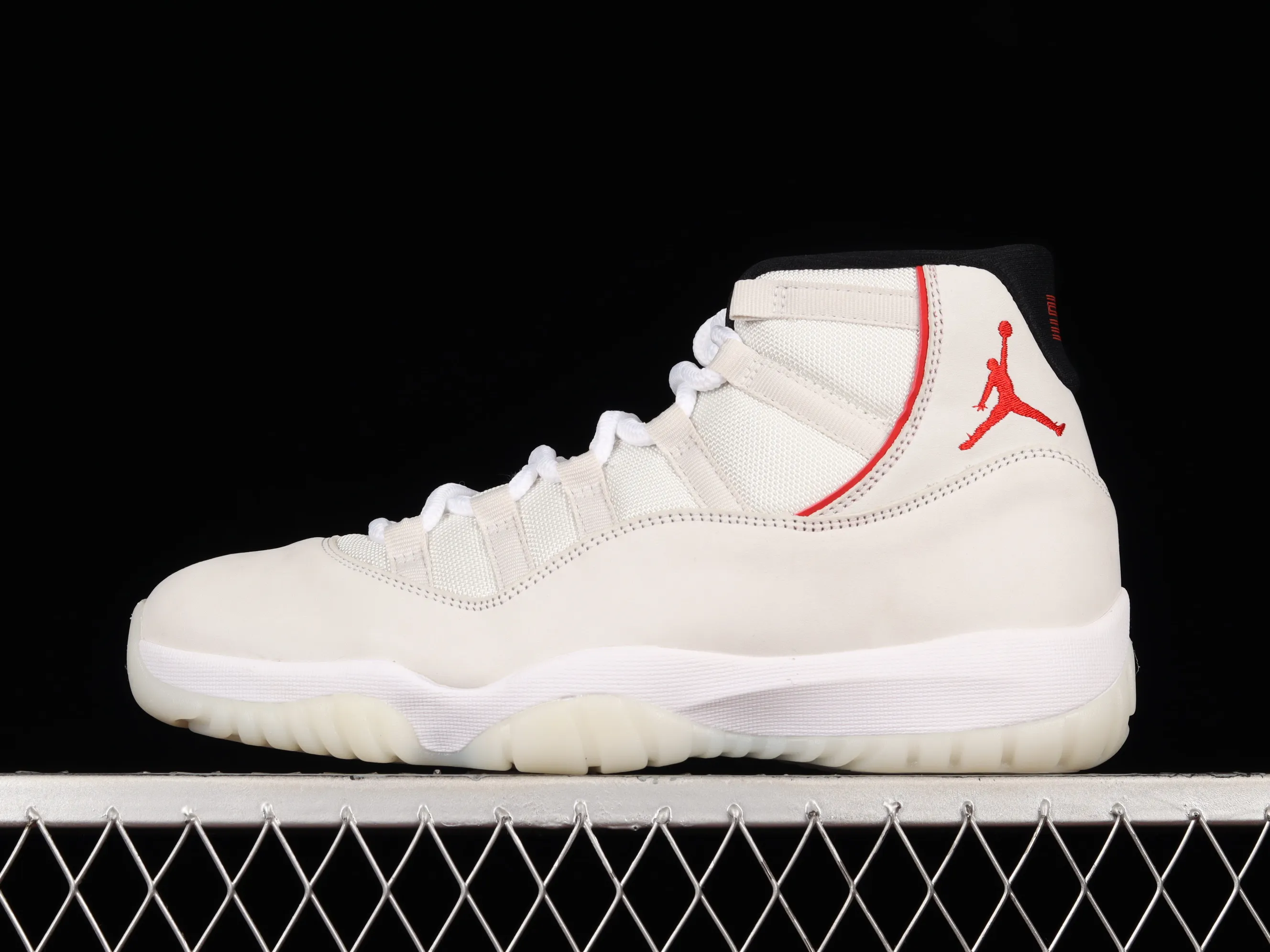 All categories Air Jordan Jordan series basketball shoes Air Jordan 11 F version Air Jordan 11 "Platinum Tint" AJ11 Joe 11 Bugs Bunny 378037-016
